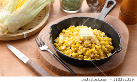Autumn taste: Buttered corn Autumn taste: Buttered corn 118352339