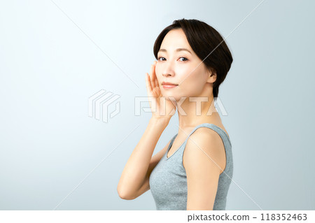 中年女性美圖（護膚） 118352463