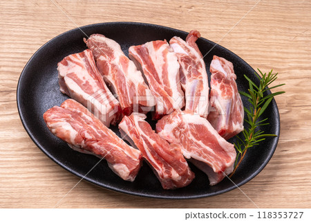 Pork spare ribs 118353727