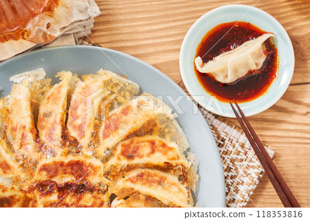 Pan-fried gyoza Pan-fried gyoza 118353816