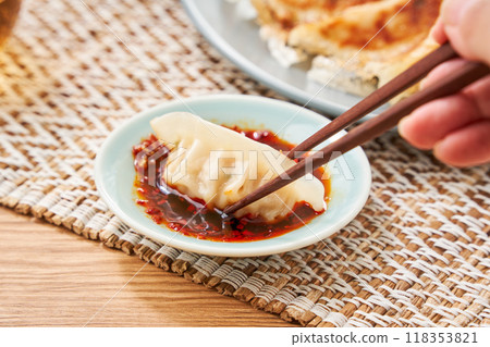 煎餃子 118353821