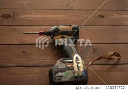 Impact driver Impact driver 118354322
