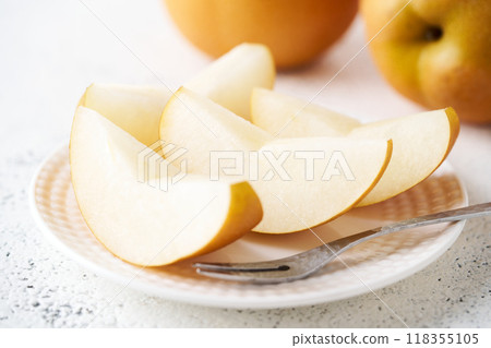 Sliced pears from Chiba prefecture 118355105