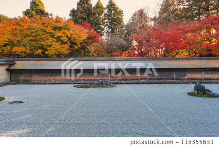 Autumn scenery of Kyoto Ryoanji Hojo garden 118355631