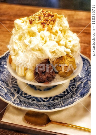 Cold and delicious shaved ice 118356715