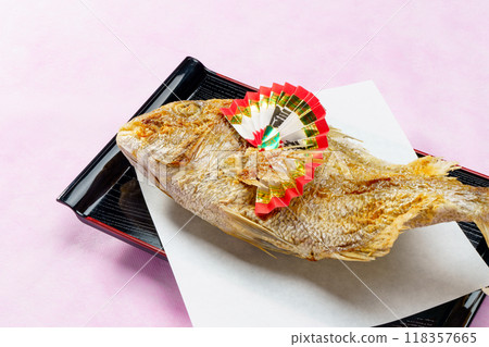 Salt-grilled sea bream Salt-grilled sea bream 118357665