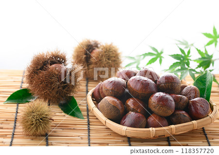 Autumn taste chestnut Autumn taste chestnut 118357720
