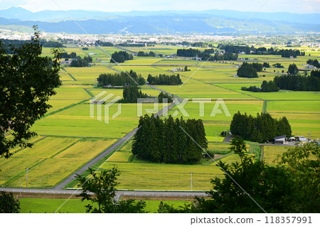 花捲八景 從圓萬寺觀音山眺望的秋田 118357991