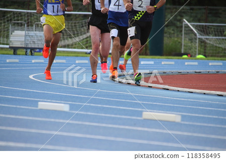 舉辦紀錄大會的田徑場跑道 舉辦紀錄大會的田徑場跑道 118358495