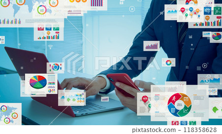 使用智能手機和膝上型計算機的人們和文件數據圖像 118358628