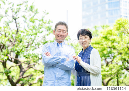 Senior couple lifestyle fresh greenery Senior couple lifestyle fresh greenery 118361124