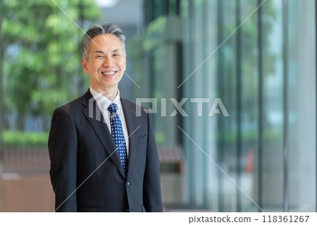 Businessman senior portrait Businessman senior portrait 118361267