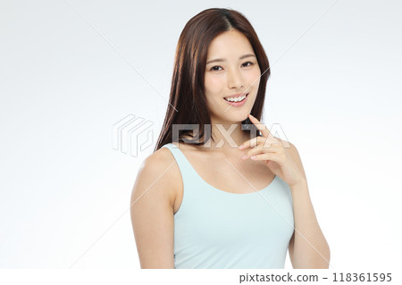 Young lady's portrait 118361595