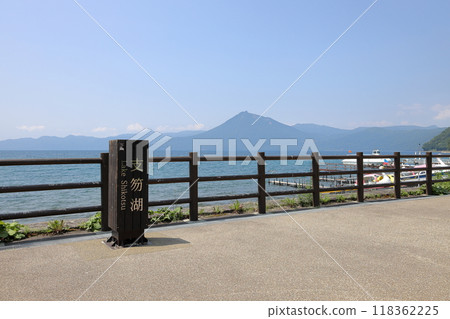 夏季的支笏湖 118362225
