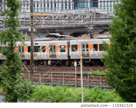 Scenery of a train running through the streets of Nagoya 118362329