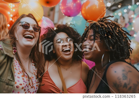 People with different body types confidently enjoy life 118363265