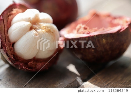 來自泰國的熱帶水果山竹 來自泰國的熱帶水果山竹 118364249