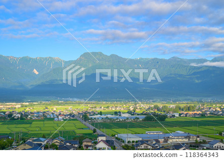 早上的安曇野[北安曇郡池田町] 118364343