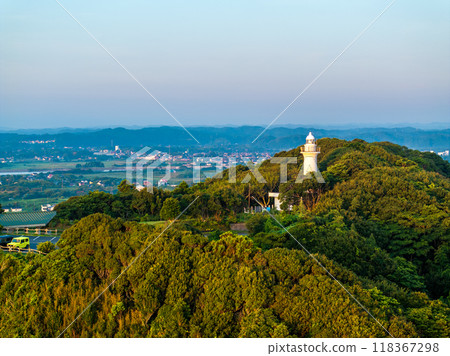 Taitozaki Lighthouse at dawn (Isumi City, Chiba Prefecture) 118367298