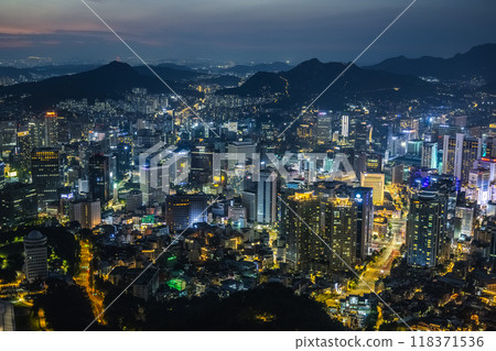 從韓國南山首爾塔欣賞首爾夜景 118371536