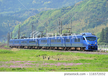 Nippo Main Line Tateishi-Nakayamaka JR Kyushu 883 series AO-17 train (Oita) Sonic Nichirin 118372032