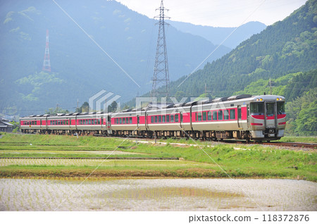 坂丹線 長谷寺前 JR西日本 機波189系列 H6+H7編組(京都)濱風 坂丹線 長谷寺前 JR西日本 機波189系列 H6+H7編組(京都)濱風 118372876