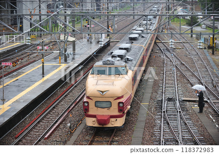 Hokuriku Main Line, Matsuto, Matsuto Main Office, Matsuto Factory, 489 series, H01 train (Kanazawa), DE10-1035, scrapped and sent back 118372983