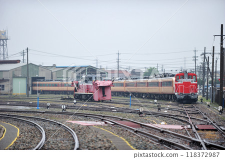 Hokuriku Main Line, Matsuto, Matsuto Main Office, Matsuto Factory, 489 series, H01 train (Kanazawa), DE10-1035, scrapped and sent back 118372987