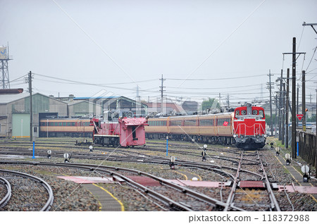 北陸幹線 松鄉 松鄉 本所松鄉工廠 489 系列 H01 編組（金澤） DE10-1035 廢車轉運 118372988