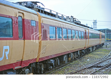 Hokuriku Main Line, Matsuto, Matsuto Main Office, Matsuto Factory, 489 series, H01 train (Kanazawa), DE10-1035, scrapped and sent back 118372992