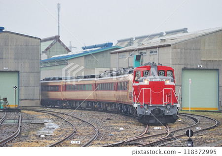 北陸幹線 松鄉 松鄉 本所松鄉工廠 489 系列 H01 編組（金澤） DE10-1035 廢車轉運 118372995