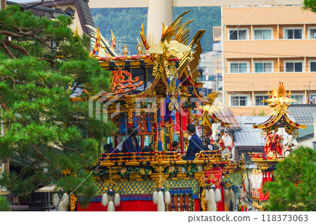 Autumn Takayama Festival: Float parade 118373063