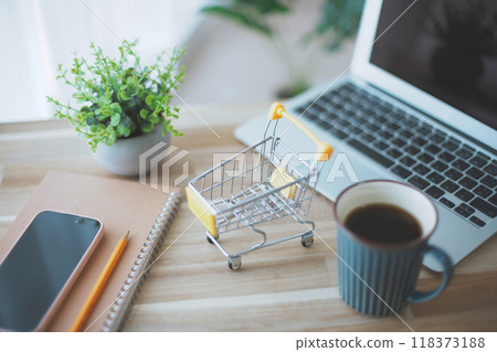 Internet shopping image 118373188