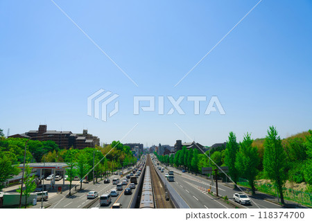 [大阪府] 桃山台站週邊的新禦堂筋、北大阪快車，五月綠意盎然 118374700