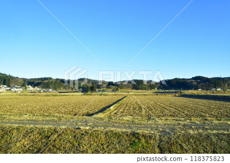 View from the train window on the JR East Suigun Line from Iwaki Asakawa Station to Izumigo Station (December 2022) View from the train window on the JR East Suigun Line from Iwaki Asakawa Station to Izumigo Station (December 2022) 118375823