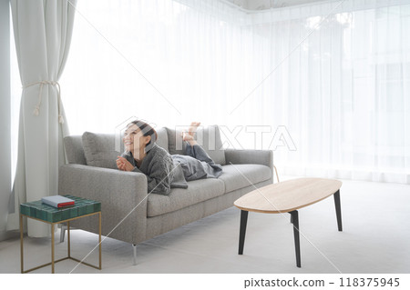 Middle aged woman 118375945