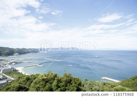 Osaka Bay seen from Sumoto Castle, blue sky 118375988