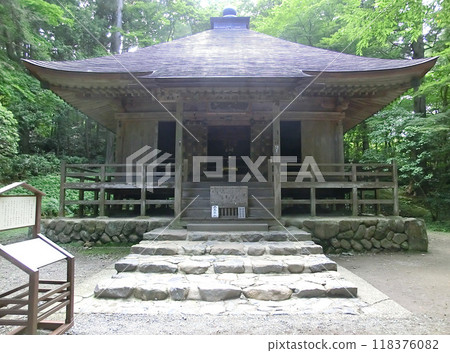 The scripture repository of Chusonji Temple (Hiraizumi Town, Nishiiwai District, Iwate Prefecture) 118376082