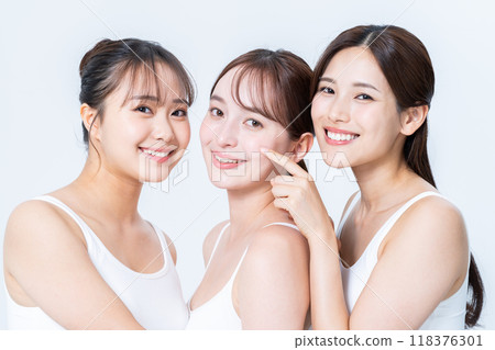 年輕女性的皮膚護理 年輕女性的皮膚護理 118376301