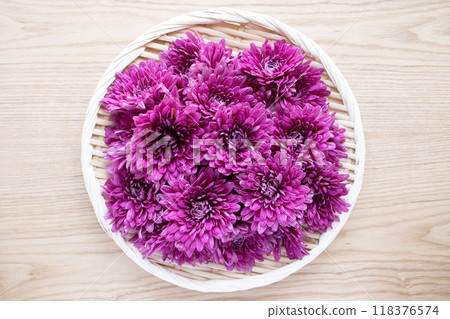 濾鍋中的菊花 118376574