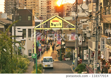 東京谷中銀座/谷中銀座商店街 谷中夕陽美景 Dandan Yanesen散步路線 東京谷中銀座/谷中銀座商店街 谷中夕陽美景 Dandan Yanesen散步路線 118377014