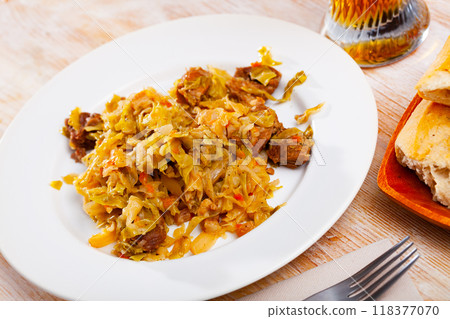 Stewed cabbage with pork Stewed cabbage with pork 118377070