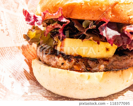 Juicy and tasty burger Juicy and tasty burger 118377095