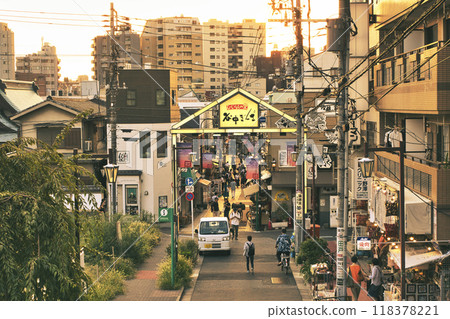 東京谷中銀座/谷中銀座商店街 谷中夕陽美景 Dandan Yanesen散步路線 東京谷中銀座/谷中銀座商店街 谷中夕陽美景 Dandan Yanesen散步路線 118378221