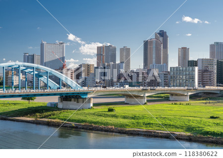 <Kanagawa Prefecture> Musashi-Kosugi tower apartment building view and Tama River riverbank <Kanagawa Prefecture> Musashi-Kosugi tower apartment building view and Tama River riverbank 118380622
