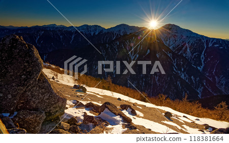 Sunset over the Shiramine Sanzan mountains as seen from Mount Houou and Mount Yakushi in the Southern Alps Sunset over the Shiramine Sanzan mountains as seen from Mount Houou and Mount Yakushi in the Southern Alps 118381664