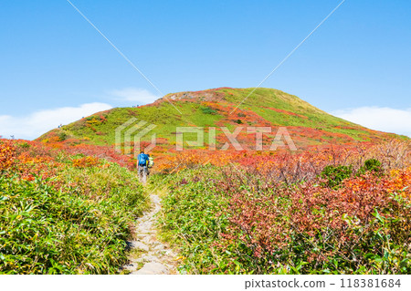 秋天的彌石岳登山（泉沼～彌石嶽山頂） 118381684