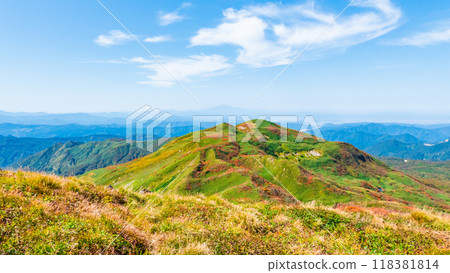 秋季攀登燒石岳（燒石嶽山頂）：眺望西燒石岳 118381814