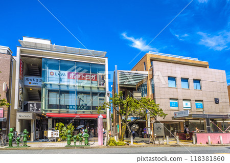 日本東京城市景觀酷熱持續…東急電鐵櫻新町站西口等景觀=2020年9月15日 118381860