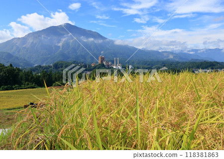 The bountiful Terasaka rice terraces and Mount Buko, a landscape of Chichibu 118381863